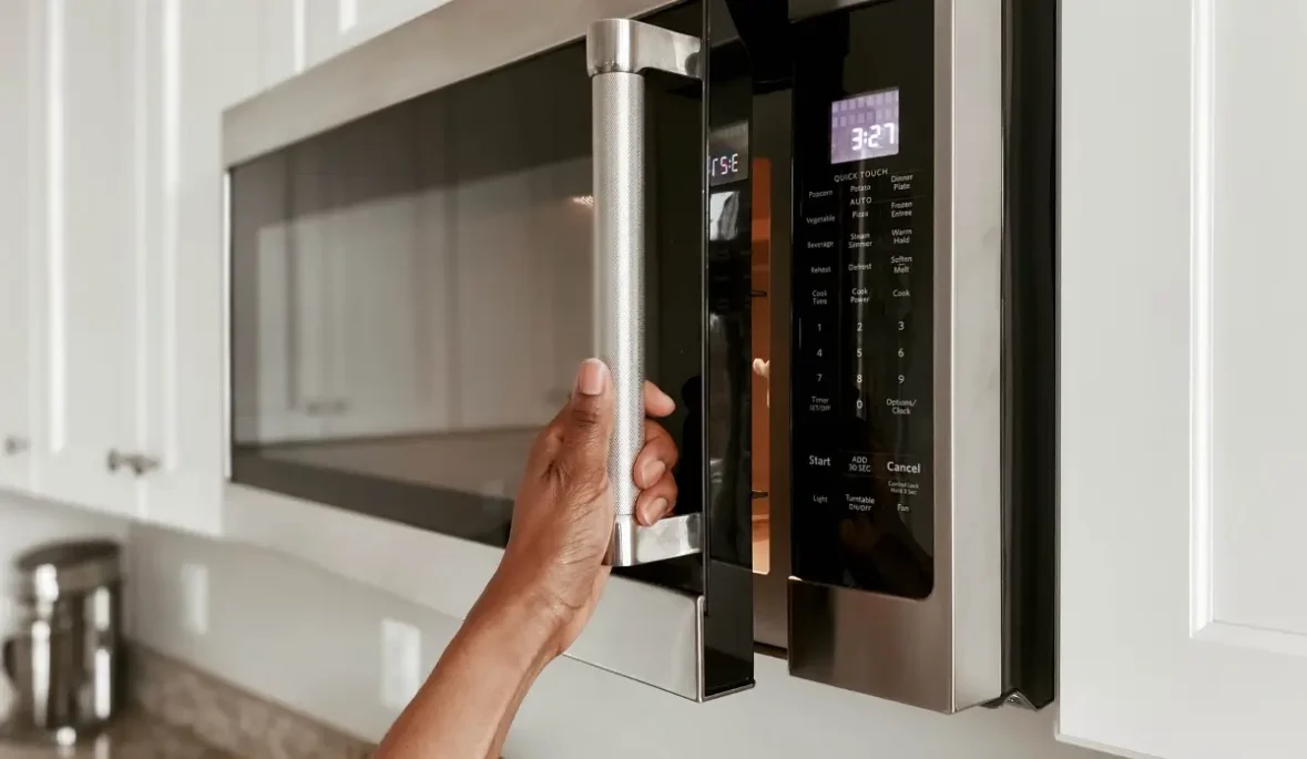 BLK ALERTS - ‘Microwave Mistake’ While Warming Up a Sandwich Sparks